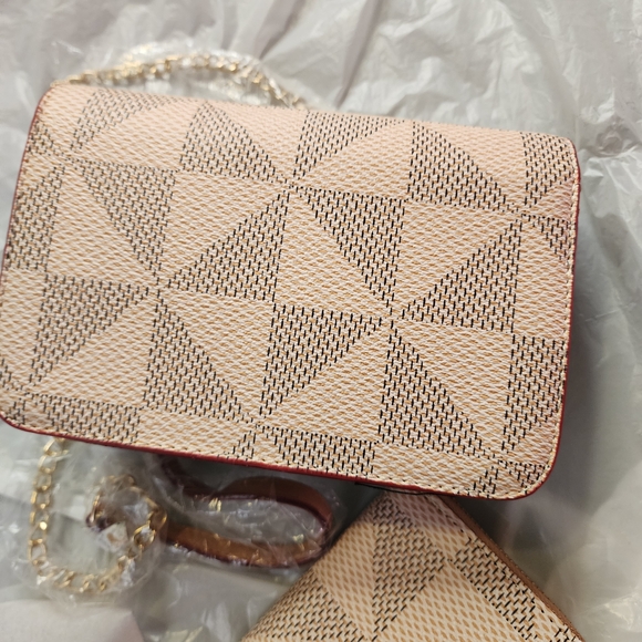 Matching Crossbody And Wristlet Cream Geometric Women\'s